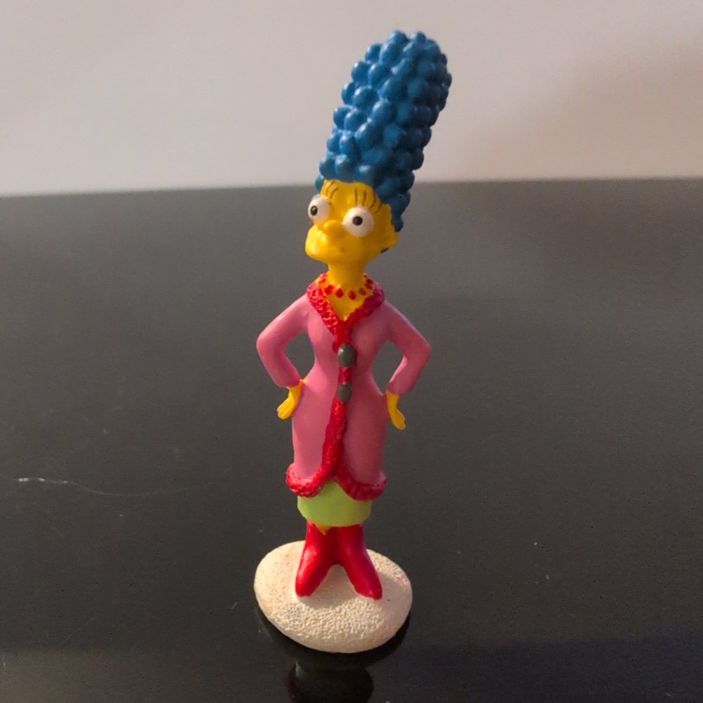 Hawthorne Village Marge Simpson Oh My Goodness Christmas Village Figurine 78449 - Picture 1 of 5